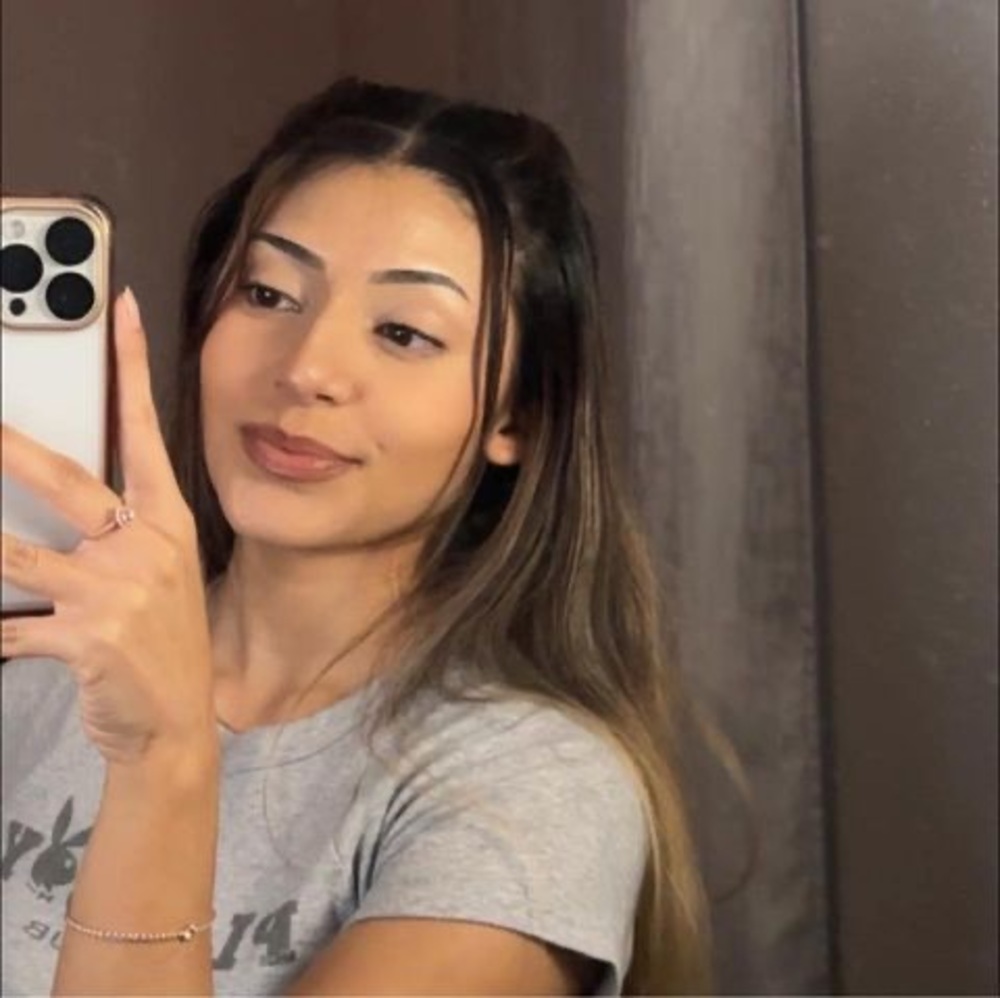 Meet your Posher, Anahi